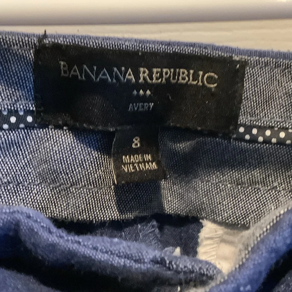 Banana Republic Women's Navy‎ Cropped Pants, linen blend
